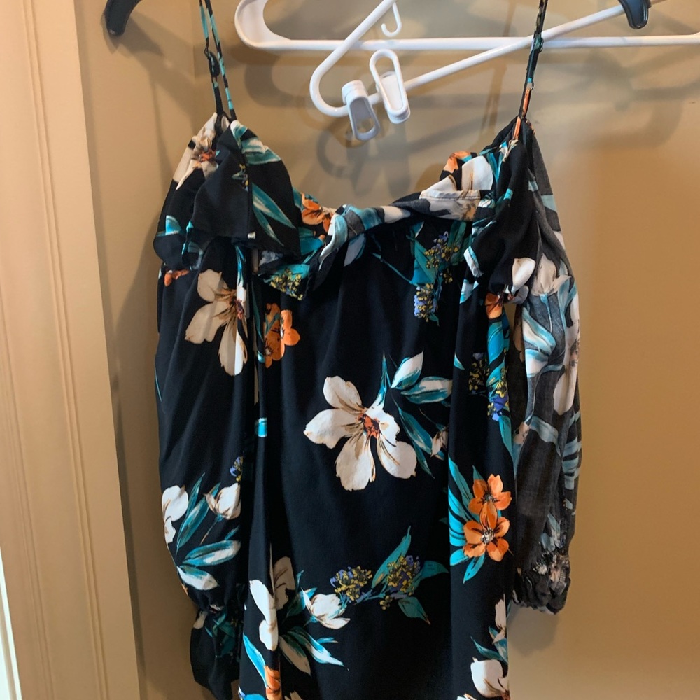 Karen Kane Women’s Cold Shoulder Top